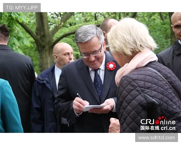 法布雷加斯回应切尔西帅位传闻 科莫主席表态支持